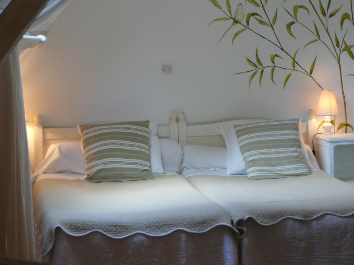 Manoir De Bois En Ardres Bed & Breakfast 部屋 写真